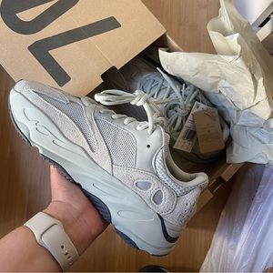 Yeezy Boost 700 “salt” NWT